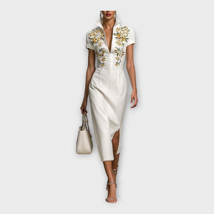 Φόρεμα με εκλεπτυσμένη κεντητή λεπτομέρεια