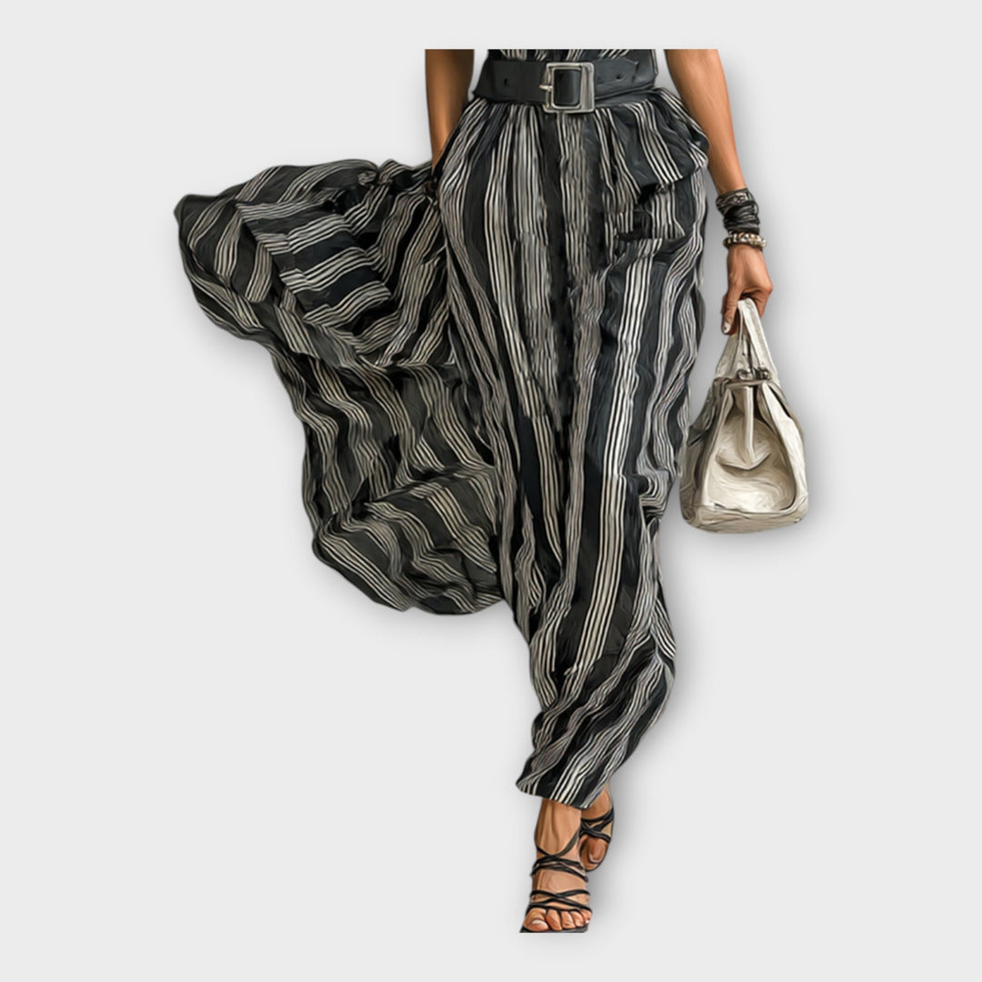 Μακρύ φόρεμα με minimal και εκλεπτυσμένη αισθητική