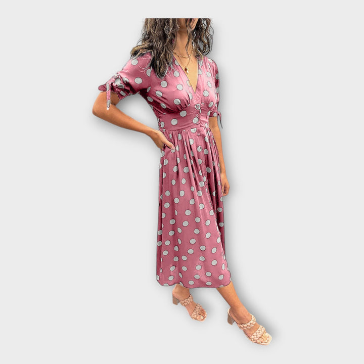 Κομψό φόρεμα με μοντέρνο μοτίβο και διαχρονική φινέτσα