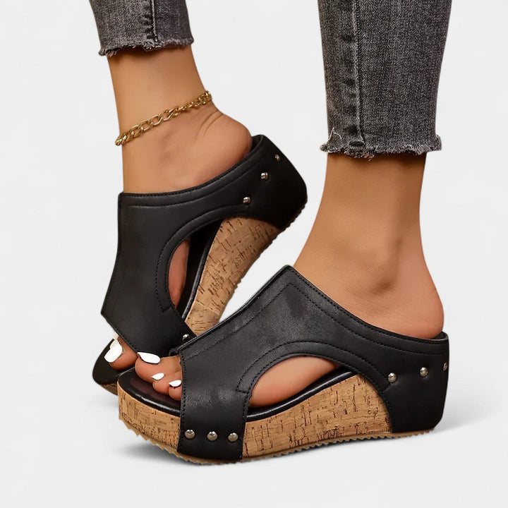 Ζαφειρία - Πλατφόρμες με καρφιά και ορθοπεδική υποστήριξη