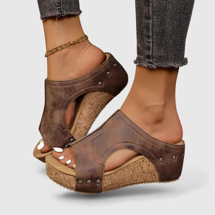 Μαριγώ - Ορθοπεδικά σανδάλια πλατφόρμα με κομψό σχεδιασμό