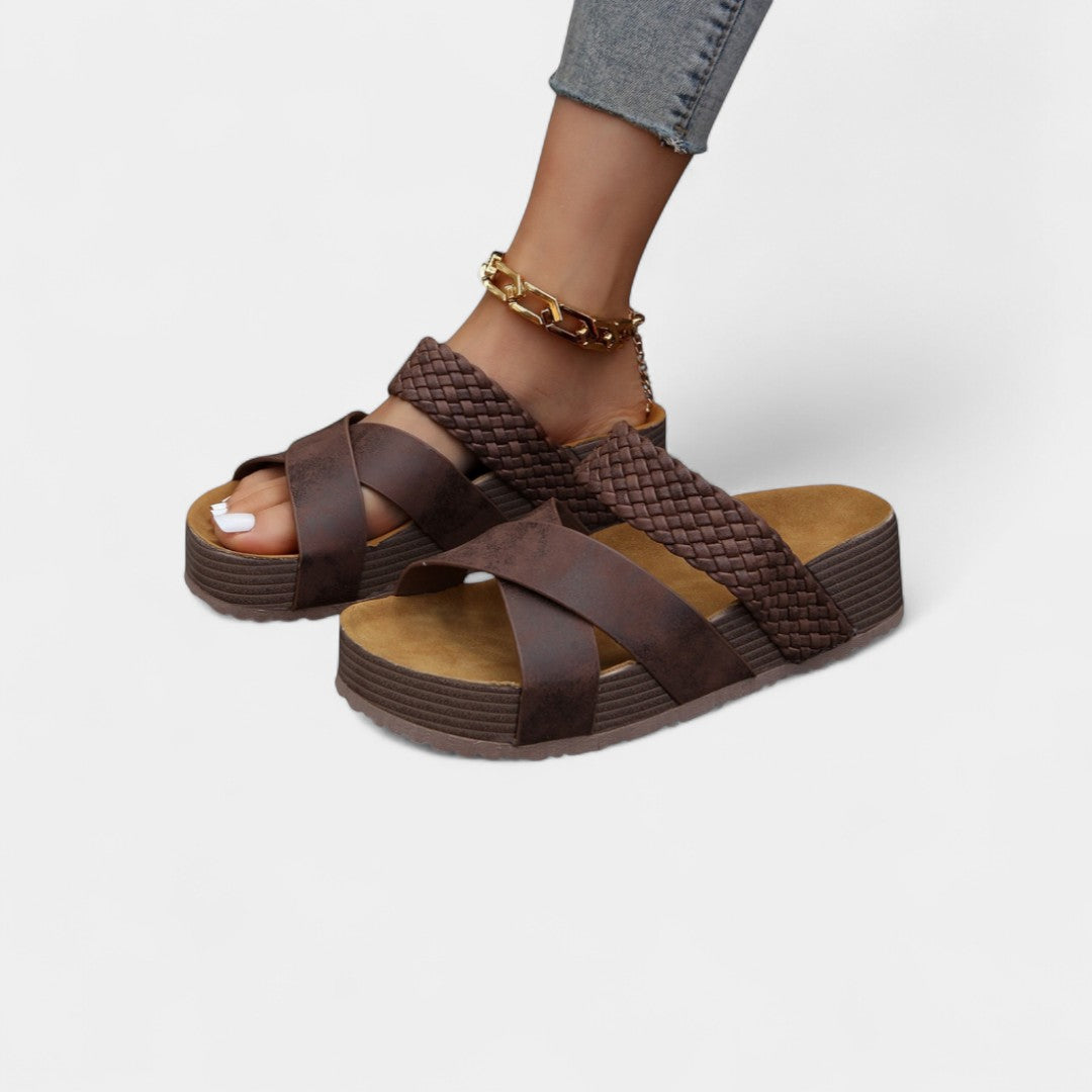 Χριστίνα - Κομψά σανδάλια με άνεση και στήριξη καθημερινά